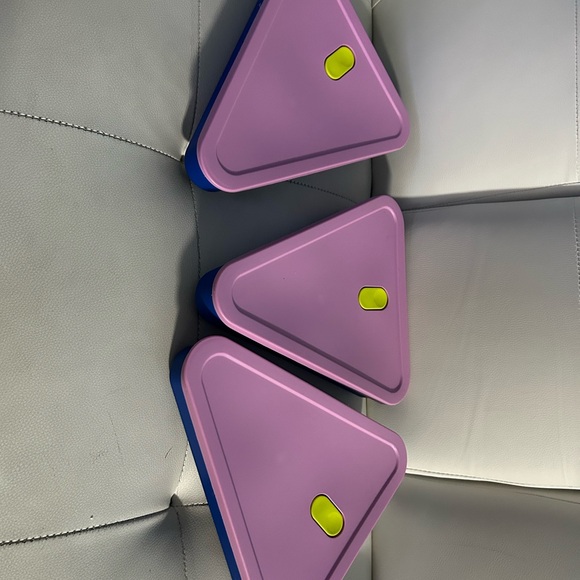 Blue and pink pizza-shaped lunchbox - Picture 3 of 3